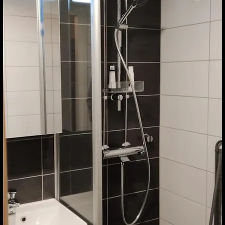 Cozy And Renovated In Munkkivuori! *